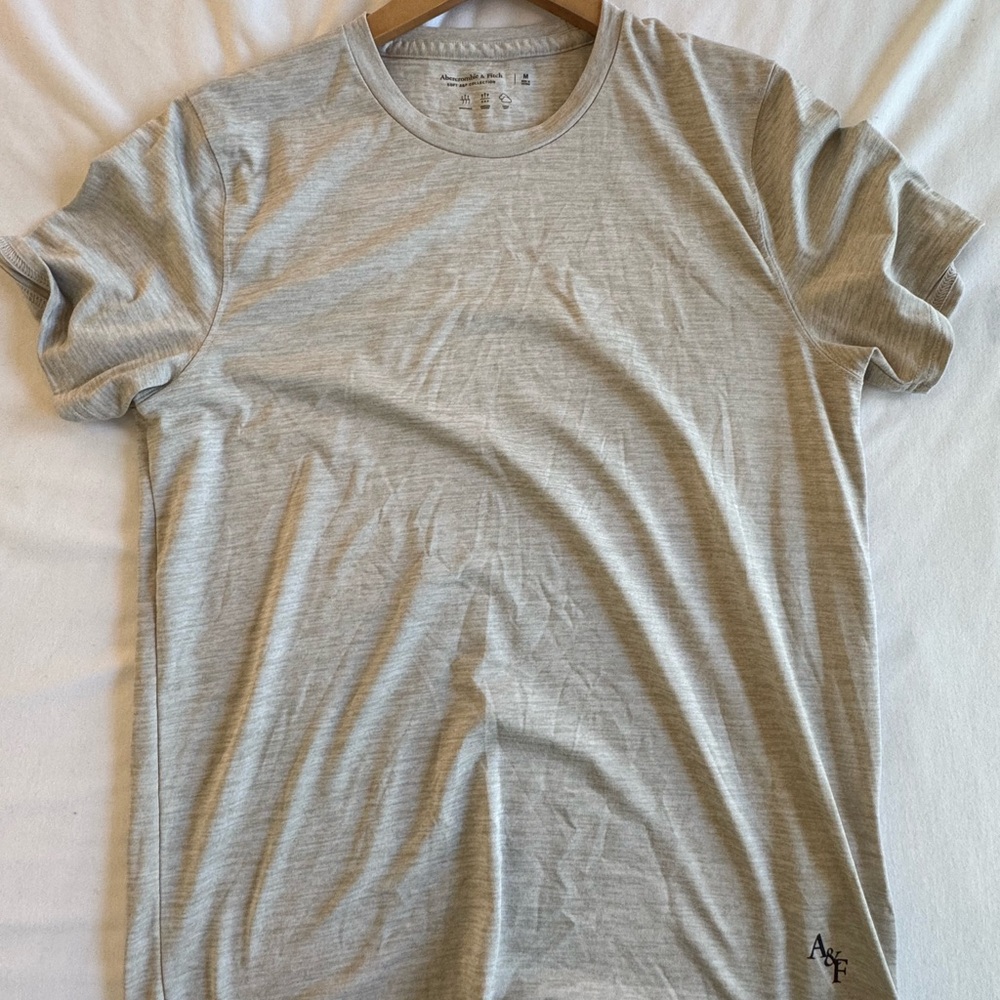 Abercrombie & Fitch Soft Breathable Crew Neck Heathered Gray Tee
